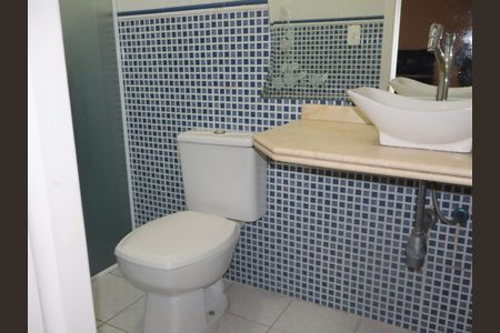 Casa para alugar com 210m², 3 quartos e 2 vagasBanheiro suíte