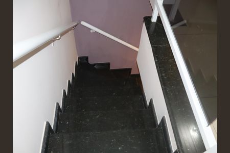 Casa para alugar com 210m², 3 quartos e 2 vagasEscada