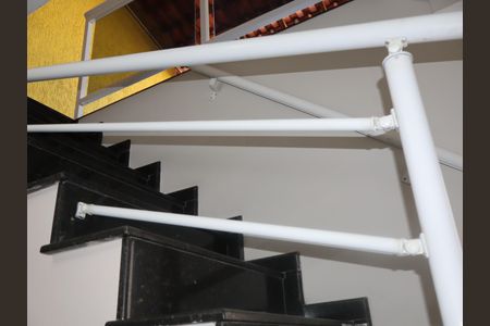 Casa para alugar com 210m², 3 quartos e 2 vagasEscada