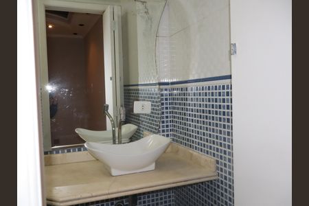 Casa para alugar com 210m², 3 quartos e 2 vagasBanheiro suíte