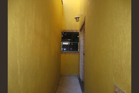 Casa para alugar com 210m², 3 quartos e 2 vagasHall de entrada e garagem