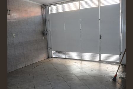 Casa para alugar com 210m², 3 quartos e 2 vagasHall de entrada e garagem