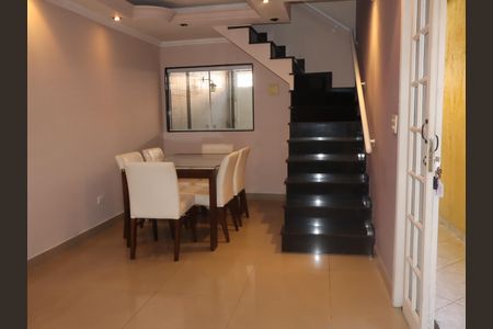 Casa para alugar com 3 quartos, 210m² em Vila Rica, São Paulo