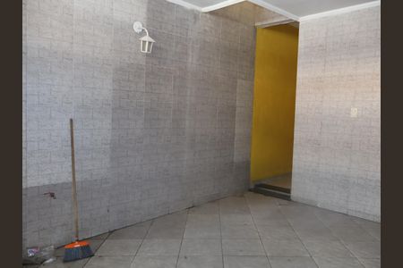 Casa para alugar com 210m², 3 quartos e 2 vagasHall de entrada e garagem