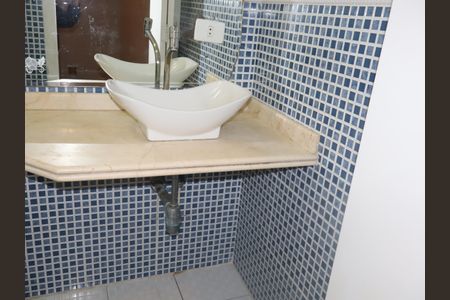 Casa para alugar com 210m², 3 quartos e 2 vagasBanheiro suíte