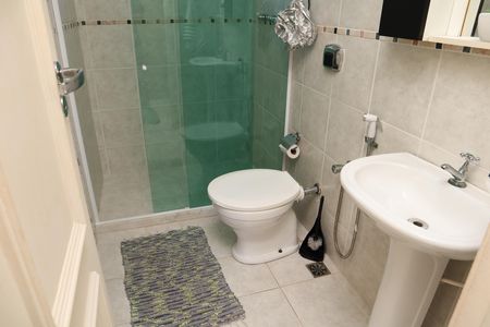 banheiro 4 de casa à venda com 4 quartos, 210m² em Recreio dos Bandeirantes, Rio de Janeiro