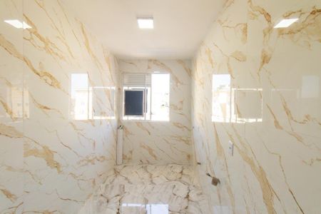 Apartamento à venda com 42m², 2 quartos e 1 vaga Apartamento à venda com 42m², 2 quartos e 1 vagaCozinha e Área de Serviço