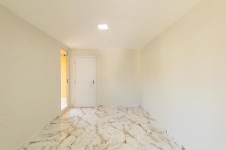 Apartamento à venda com 42m², 2 quartos e 1 vaga Apartamento à venda com 42m², 2 quartos e 1 vagaSala