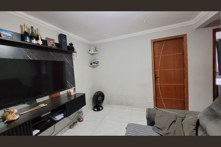 Sala de apartamento para alugar com 2 quartos, 50m² em Morro Branco, Itaquaquecetuba