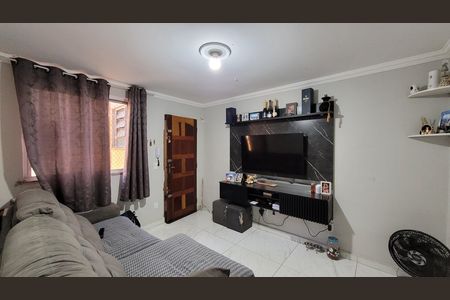 Sala de apartamento para alugar com 2 quartos, 50m² em Morro Branco, Itaquaquecetuba