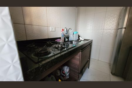 Cozinha de apartamento para alugar com 2 quartos, 50m² em Morro Branco, Itaquaquecetuba