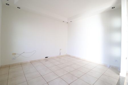 Casa para alugar com 200m², 4 quartos e 2 vagasSala