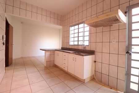 Casa para alugar com 200m², 4 quartos e 2 vagasCozinha