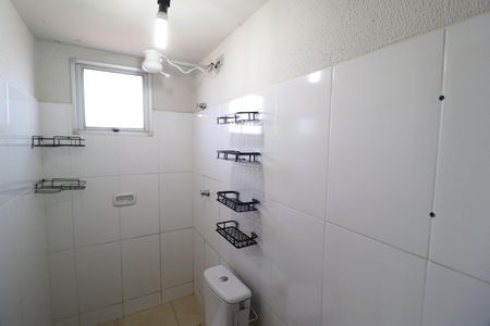 Banheiro de apartamento para alugar com 1 quarto, 50m² em Jardim Patricia, Uberlândia