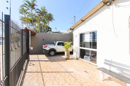 Casa para alugar com 250m², 3 quartos e 2 vagas Casa para alugar com 250m², 3 quartos e 2 vagasÁrea externa