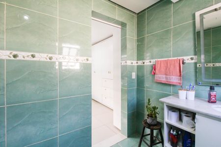 Casa para alugar com 250m², 3 quartos e 2 vagas Casa para alugar com 250m², 3 quartos e 2 vagasBanheiro da Suíte