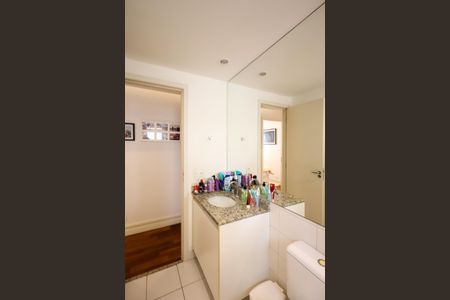 Apartamento à venda com 107m², 3 quartos e 1 vagaBanheiro Social 
