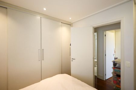 Apartamento à venda com 107m², 3 quartos e 1 vagaQuarto 1 - Suíte 1 