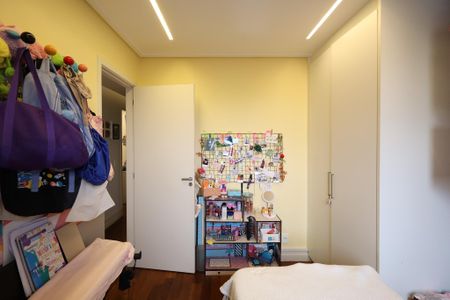 Apartamento à venda com 107m², 3 quartos e 1 vagaQuarto 2