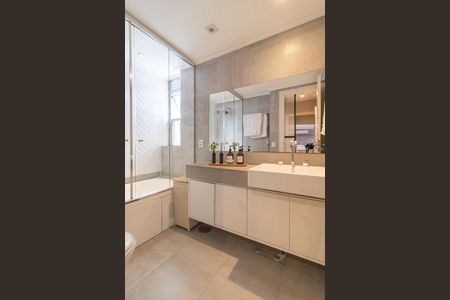 Apartamento à venda com 107m², 3 quartos e 1 vaga Apartamento à venda com 107m², 3 quartos e 1 vagaBanheiro da Suíte