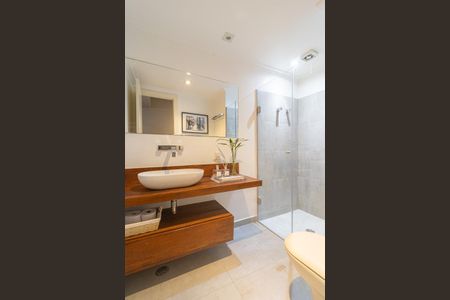 Apartamento à venda com 107m², 3 quartos e 1 vaga Apartamento à venda com 107m², 3 quartos e 1 vagaBanheiro Social