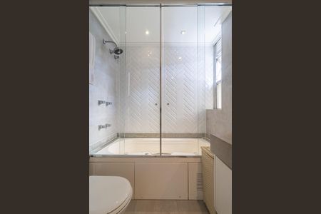 Apartamento à venda com 107m², 3 quartos e 1 vaga Apartamento à venda com 107m², 3 quartos e 1 vagaBanheiro da Suíte