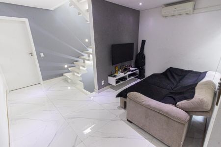 Sala de TV de casa para alugar com 2 quartos, 170m² em Água Rasa, São Paulo