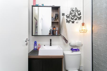 Banheiro  de apartamento para alugar com 2 quartos, 41m² em Jardim Helian, São Paulo