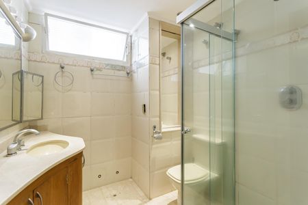 Banheiro de apartamento para alugar com 2 quartos, 100m² em Indianópolis, São Paulo