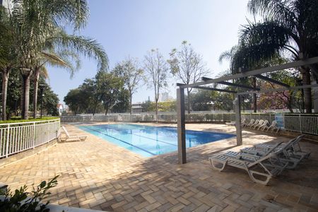 Apartamento à venda com 54m², 3 quartos e 1 vaga Apartamento à venda com 54m², 3 quartos e 1 vagaÁrea comum - Piscina