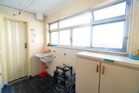 Apartamento à venda com 81m², 2 quartos e 1 vagaÁrea de Serviço
