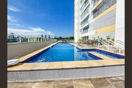 Apartamento à venda com 72m², 3 quartos e 2 vagas Apartamento à venda com 72m², 3 quartos e 2 vagasÁrea comum - Piscina
