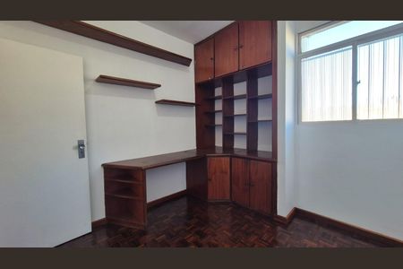 Quarto 2 de apartamento para alugar com 3 quartos, 85m² em Santa Efigênia, Belo Horizonte