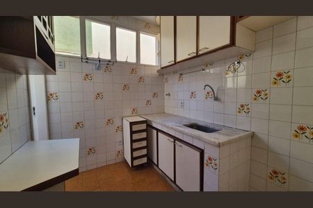 Cozinha de apartamento para alugar com 3 quartos, 85m² em Santa Efigênia, Belo Horizonte