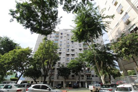 Fachada do bloco de apartamento para alugar com 2 quartos, 58m² em Freguesia (jacarepaguá), Rio de Janeiro