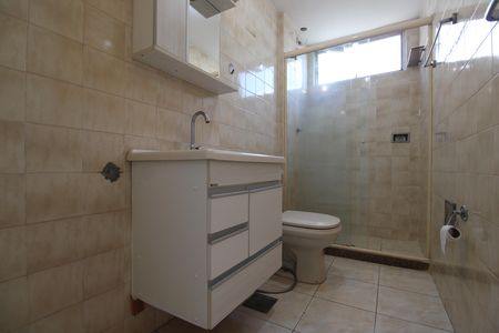 Banheiro de apartamento para alugar com 2 quartos, 58m² em Freguesia (jacarepaguá), Rio de Janeiro