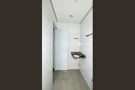 Banheiro de casa para alugar com 1 quarto, 35m² em Vila das Belezas, São Paulo