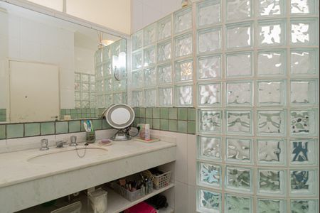 Banheiro da Suíte de apartamento para alugar com 3 quartos, 169m² em Consolação, São Paulo