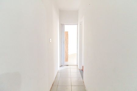 Corredor de casa para alugar com 2 quartos, 100m² em Vila Campanela, São Paulo