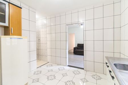 Cozinha de casa para alugar com 2 quartos, 100m² em Vila Campanela, São Paulo