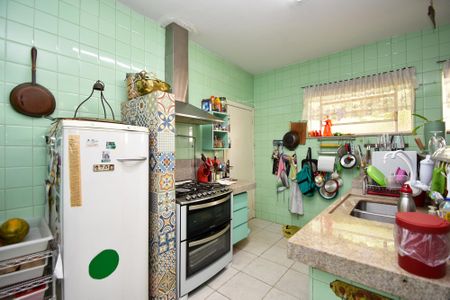cozinha de casa à venda com 3 quartos, 425m² em Alto de Pinheiros, São Paulo