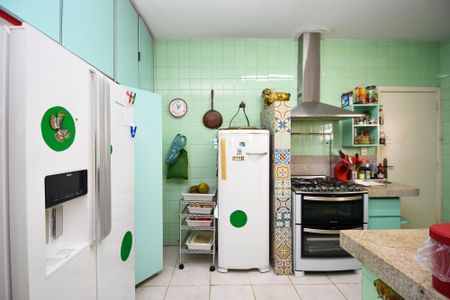 cozinha de casa à venda com 3 quartos, 425m² em Alto de Pinheiros, São Paulo
