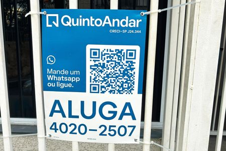 placa de apartamento para alugar com 2 quartos, 50m² em Jardim Piracuama, São Paulo