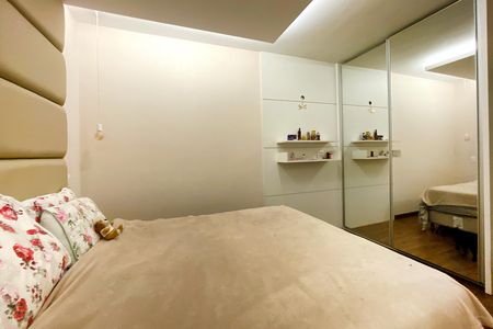 Apartamento à venda com 120m², 3 quartos e 2 vagas Apartamento à venda com 120m², 3 quartos e 2 vagasSuite