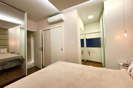 Apartamento à venda com 120m², 3 quartos e 2 vagas Apartamento à venda com 120m², 3 quartos e 2 vagasSuite