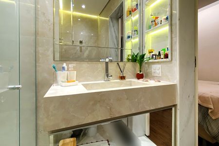 Apartamento à venda com 120m², 3 quartos e 2 vagas Apartamento à venda com 120m², 3 quartos e 2 vagasBanheiro da Suíte