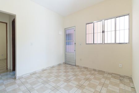 Casa para alugar com 46m², 1 quarto e sem vaga Casa para alugar com 46m², 1 quarto e sem vagaSala