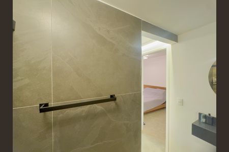 Banheiro de apartamento para alugar com 1 quarto, 48m² em Vila Itapegica, Guarulhos