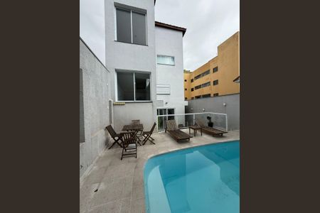 Piscina de casa à venda com 4 quartos, 330m² em Nova Gerti, São Caetano do Sul