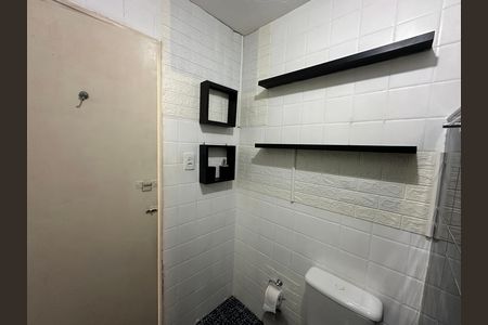 Banheiro de apartamento para alugar com 1 quarto, 38m² em Centro, São Vicente